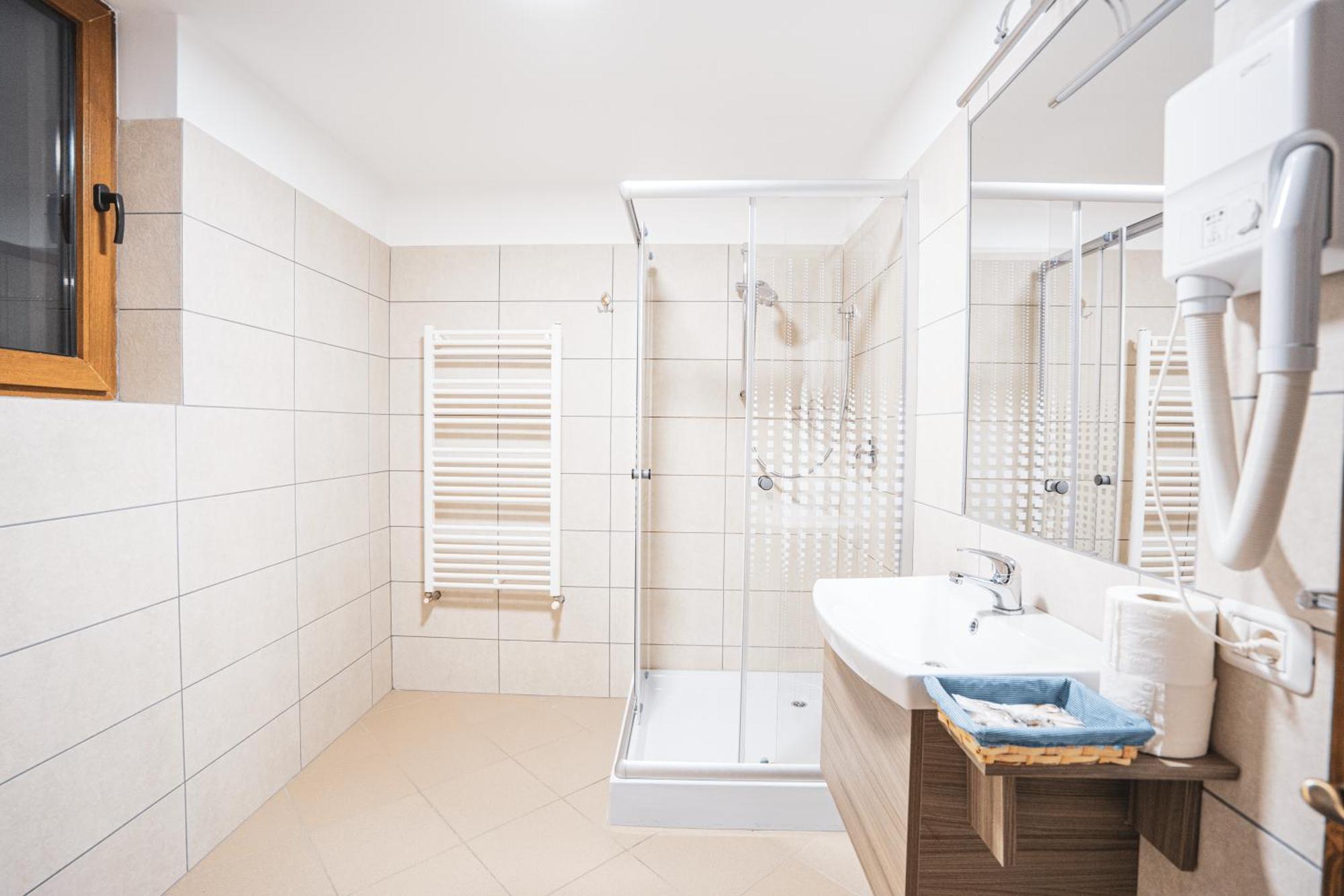 Hotel Rabbit Bran Моечу-де-Жос Экстерьер фото